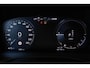 Volvo XC40 T5 263PK Plug-in hybrid Plus Dark | Trekhaak | Premium Audio By Harman/Kardon | Elektrische Bestuurdersstoel Met Geheugen | Park Assist Voor + Achter & Camera  | Keyless Entry | 18 inch Diamond Cut velgen | Cruise Control&Speed Limiter | All season banden |