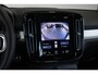 Volvo XC40 T5 263PK Plug-in hybrid Plus Dark | Trekhaak | Premium Audio By Harman/Kardon | Elektrische Bestuurdersstoel Met Geheugen | Park Assist Voor + Achter & Camera  | Keyless Entry | 18 inch Diamond Cut velgen | Cruise Control&Speed Limiter | All season banden |