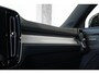 Volvo XC40 T5 Automaat Plug-in hybrid Plus Dark | Trekhaak | Premium Audio By Harman/Kardon | Elektrische Bestuurdersstoel Met Geheugen | Park Assist Voor + Achter & Camera  | Keyless Entry | 18 inch Diamond Cut velgen | Cruise Control&Speed Limiter | All season banden |