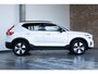 Volvo XC40 T5 263PK Plug-in hybrid Plus Dark | Trekhaak | Premium Audio By Harman/Kardon | Elektrische Bestuurdersstoel Met Geheugen | Park Assist Voor + Achter & Camera  | Keyless Entry | 18 inch Diamond Cut velgen | Cruise Control&Speed Limiter | All season banden |