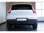 Volvo XC40 T5 Automaat Plug-in hybrid Plus Dark | Trekhaak | Premium Audio By Harman/Kardon | Elektrische Bestuurdersstoel Met Geheugen | Park Assist Voor + Achter & Camera  | Keyless Entry | 18 inch Diamond Cut velgen | Cruise Control&Speed Limiter | All season banden |
