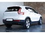 Volvo XC40 T5 263PK Plug-in hybrid Plus Dark | Trekhaak | Premium Audio By Harman/Kardon | Elektrische Bestuurdersstoel Met Geheugen | Park Assist Voor + Achter & Camera  | Keyless Entry | 18 inch Diamond Cut velgen | Cruise Control&Speed Limiter | All season banden |