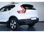 Volvo XC40 T5 263PK Plug-in hybrid Plus Dark | Trekhaak | Premium Audio By Harman/Kardon | Elektrische Bestuurdersstoel Met Geheugen | Park Assist Voor + Achter & Camera  | Keyless Entry | 18 inch Diamond Cut velgen | Cruise Control&Speed Limiter | All season banden |