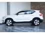 Volvo XC40 T5 263PK Plug-in hybrid Plus Dark | Trekhaak | Premium Audio By Harman/Kardon | Elektrische Bestuurdersstoel Met Geheugen | Park Assist Voor + Achter & Camera  | Keyless Entry | 18 inch Diamond Cut velgen | Cruise Control&Speed Limiter | All season banden |