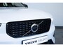 Volvo XC40 T5 263PK Plug-in hybrid Plus Dark | Trekhaak | Premium Audio By Harman/Kardon | Elektrische Bestuurdersstoel Met Geheugen | Park Assist Voor + Achter & Camera  | Keyless Entry | 18 inch Diamond Cut velgen | Cruise Control&Speed Limiter | All season banden |