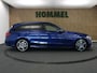 Mercedes-Benz C-klasse Estate 160 - ORIGINEEL NEDERLANDSE AUTO - ELEKTRISCH GLAZEN PANORAMADAK - CRUISE CONTROL - PARKEERSENSOREN VOOR + ACHTER - AMG-LINE INTERIEUR/EXTERIEUR - STOELVERWARMING VOORZIJDE - LEDEREN BEKELDING - CAMERA - SPORTSTOELEN