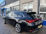 SEAT Leon Sportstourer 1.5 eTSI FR Business Intense / AUTOMAAT/ PANO/ BEATS/ STANDKACHEL/ ELEK. TREKHAAK/ CAMERA/ PARK. SENSOREN/ MEMORY SEATS/ LED/ STOEL-STUURVERWARM./ ADAPT. CRUISE/ FULL LINK/ NAVI/ CLIMA/ DAB