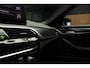 BMW 5-Serie Touring 520i M-Sport HUD Matrix DAP ACC Leer PDC Elektr. uitklapbaar trekhaak Elektr. bedienbaar achterklep Navi Camera Climate (3-zone) Memory seats PDC Zwarte binnenhemel LM velgen BTW auto
