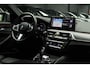 BMW 5-Serie Touring 520i M-Sport HUD Matrix DAP ACC Leer PDC Elektr. uitklapbaar trekhaak Elektr. bedienbaar achterklep Navi Camera Climate (3-zone) Memory seats PDC Zwarte binnenhemel LM velgen BTW auto