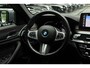 BMW 5-Serie Touring 520i M-Sport HUD Matrix DAP ACC Leer PDC Elektr. uitklapbaar trekhaak Elektr. bedienbaar achterklep Navi Camera Climate (3-zone) Memory seats PDC Zwarte binnenhemel LM velgen BTW auto