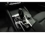 BMW 5-Serie Touring 520i M-Sport HUD Matrix DAP ACC Leer PDC Elektr. uitklapbaar trekhaak Elektr. bedienbaar achterklep Navi Camera Climate (3-zone) Memory seats PDC Zwarte binnenhemel LM velgen BTW auto