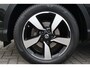 Nissan Qashqai 1.2 N-Connecta Climate / Navi / Camera / Glazen dak / Parkeers. / Trekhaak / NAP