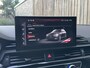 Audi A4 Avant 35 TFSI S edition Competition Automaat | Zwart optiek | 19 inch velgen | Adaptieve cruise control | Sportstuur | Lane assist & verkeersbord detectie | DAB | Parkeersensoren voor en achter