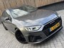 Audi A4 Avant 35 TFSI S edition Competition Automaat | Zwart optiek | 19 inch velgen | Adaptieve cruise control | Sportstuur | Lane assist & verkeersbord detectie | DAB | Parkeersensoren voor en achter