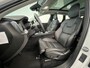 Volvo XC60 T6 Plug-in hybrid AWD Plus Dark | Achteruitrijcamera | Apple Carplay/Android Auto | Cruise control adaptief | Panoramadak | Voorverwarmingsinstallatie |