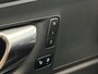 Volvo XC60 T6 Plug-in hybrid AWD Plus Dark | Achteruitrijcamera | Apple Carplay/Android Auto | Cruise control adaptief | Panoramadak | Voorverwarmingsinstallatie |