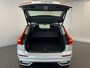Volvo XC60 T6 Plug-in hybrid AWD Plus Dark | Achteruitrijcamera | Apple Carplay/Android Auto | Cruise control adaptief | Panoramadak | Voorverwarmingsinstallatie |