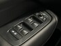 Volvo XC60 T6 Plug-in hybrid AWD Plus Dark | Achteruitrijcamera | Apple Carplay/Android Auto | Cruise control adaptief | Panoramadak | Voorverwarmingsinstallatie |