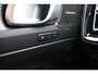 Volvo EC40 Single Motor Extended Range Ultra 82 kWh | Glazen panorama dak | | Elektrisch bedienbare bestuurdersstoel met geheugen | Verwarmbare voorstoelen + Stuurwiel | Park Assist voor + achter | 360-Camera | Premium Audio by Harman Kardon | Warmtepomp | Adaptieve Cruise Control | Pilot Assist | Extra getint glas achter | Blind Spot Information System | Google Services | 20'' Lichtmetalen wielen |