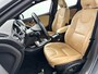 Volvo V40 T2 Automaat Nordic+ Luxury | 16'' | Panoramadak | Elektr. verstelb. bestuurdersstoel | Leder | Parkeercamera | Stoelverwarming | Parkeerverwarming | Parkeersensoren