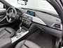 BMW 3-Serie Touring 318i M Sport Automaat Corporate / Panoramadak / Leder-sport / Camera / Navigatie / M-Sport plus - Parking - Media Pack / Apk nieuw