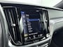 Volvo V60 2.0 T6 Recharge AWD R-Design | Panoramadak | Harman &Kardon | HUD | Four-C actief chassissysteem | PDC V+A en 360 camera |Trekhaak |