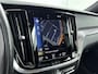 Volvo V60 2.0 T6 Recharge AWD R-Design | Panoramadak | Harman &Kardon | HUD | Four-C actief chassissysteem | PDC V+A en 360 camera |Trekhaak |