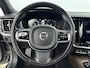 Volvo V60 2.0 T6 Recharge AWD R-Design | Panoramadak | Harman &Kardon | HUD | Four-C actief chassissysteem | PDC V+A en 360 camera |Trekhaak |