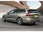 Volvo V60 2.0 T6 Recharge AWD R-Design | Panoramadak | Harman &Kardon | HUD | Four-C actief chassissysteem | PDC V+A en 360 camera |Trekhaak |