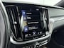 Volvo V60 2.0 T6 Recharge AWD R-Design | Panoramadak | Harman &Kardon | HUD | Four-C actief chassissysteem | PDC V+A en 360 camera |Trekhaak |