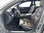 Volvo V60 2.0 T6 Recharge AWD R-Design | Panoramadak | Harman &Kardon | HUD | Four-C actief chassissysteem | PDC V+A en 360 camera |Trekhaak |