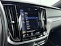 Volvo V60 2.0 T6 Recharge AWD R-Design | Panoramadak | Harman &Kardon | HUD | Four-C actief chassissysteem | PDC V+A en 360 camera |Trekhaak |