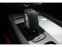 Volvo V60 B4 197PK Essential Edition | Adaptieve Cruise Control & Pilot Assist | Verwarmbare voorstoelen + stuurwiel | High Performance Audio | Park Assist voor + achter | Parkeercamera achter | Blind Spot Information System | Apple CarPlay | 19'' Velgen |