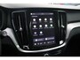 Volvo V60 B4 Essential Edition | Adaptieve Cruise Control & Pilot Assist | Verwarmbare voorstoelen + stuurwiel | High Performance Audio | Park Assist voor + achter | Parkeercamera achter | Blind Spot Information System | Apple CarPlay | 19' inch lichtmetalen Velgen |