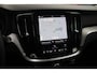 Volvo V60 B4 197PK Essential Edition | Adaptieve Cruise Control & Pilot Assist | Verwarmbare voorstoelen + stuurwiel | High Performance Audio | Park Assist voor + achter | Parkeercamera achter | Blind Spot Information System | Apple CarPlay | 19'' Velgen |