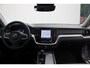Volvo V60 B4 197PK Essential Edition | Adaptieve Cruise Control & Pilot Assist | Verwarmbare voorstoelen + stuurwiel | High Performance Audio | Park Assist voor + achter | Parkeercamera achter | Blind Spot Information System | Apple CarPlay | 19'' Velgen |