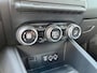 Renault Captur 1.6 E-Tech Full Hybrid 145 Rive Gauche | NL Auto | Trekhaak | All Seasons | 18 Inch | Navigatie | Achteruitrijcamera | Parkeersensoren V+A | Climate Control | Armsteun | Apple CarPlay/Android Auto