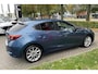 Mazda 3 2.0 SkyActiv-G 120 SkyLease+ | NAVIGATIE | BOSE AUDIO | CAMERA | STOEL+STUUR VERWARMING | HUD |