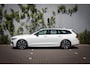 Volvo V90 T6 Plug-in hybrid AWD Ultra Dark | Schuif-/kanteldak | Trekhaak | Adaptieve LED koplampen | Harman Kardon audio | Adaptieve Cruise Control |