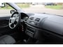 Skoda Fabia Combi 1.2 TSI Parkeersensoren, Climate control, Cruise control, Stoelverwarming, 15" LMV