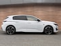 Peugeot e-308 GT First Edition EV 54 kWh Stoel & Stuur verwarming / Navi / Camera / Clima / 18Inch
