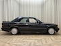 Mercedes-Benz 190-Serie 2.3-16V / 5 Speed Dogleg / Nieuwe APK / 185 PK / Bj 1986 / 1/2 Karo Stof/Leder / Schuifdak