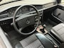 Mercedes-Benz 190-Serie 2.3-16V / 5 Speed Dogleg / Nieuwe APK / 185 PK / Bj 1986 / 1/2 Karo Stof/Leder / Schuifdak