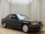 Mercedes-Benz 190-Serie 2.3-16V / 5 Speed Dogleg / Nieuwe APK / 185 PK / Bj 1986 / 1/2 Karo Stof/Leder / Schuifdak