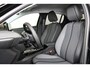 Peugeot 208 Allure | 16" Lichtmetalen velgen 'ELBORN' | Climate Control | Dashboard en deurpanelen in kunststof met carboneffect