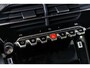 Peugeot 208 Allure | 16" Lichtmetalen velgen 'ELBORN' | Climate Control | Dashboard en deurpanelen in kunststof met carboneffect