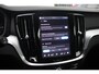 Volvo V60 T6 350PK Plug-in hybrid AWD Core | Adaptive Cruise & Pilot Assist | Parkeercamera | Verwarmbare Voor- en Achterstoelen | Stuurverwarming | Google Services | 18 inch Lichtmetalen Velgen | Bluetooth Telefonie & Multimedia |