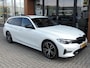 BMW 3-Serie Touring 318i Executive Ed. Sportline AUTOMAAT 68.000km | 19'' | NLauto | HarmanKardon | Halfleer | CarPlay | Priv.glas