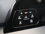 Volkswagen Golf 1.5 eHybrid GTE | Trekhaak | Achteruitrijcamera | Head-up display | LED matrix verlichting | 3-zone airco | Stoel- en stuurwielverwarming | Adaptieve cruise control |