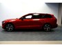 Volvo V60 2.0 T8 AWD Long Range 335kW/455pk Aut8 Plug-in hybrid Plus Dark PANORAMADAK + PILOT ASSIST + EL.TREKHAAK + STOEL-&STUURVERWARMING + MATRIX LED + ADAPT.CRUISE + KEYLESS + SPORTSTOELEN + CAMERA + PARKSENSOREN V&A + 19" LM-VELGEN!!